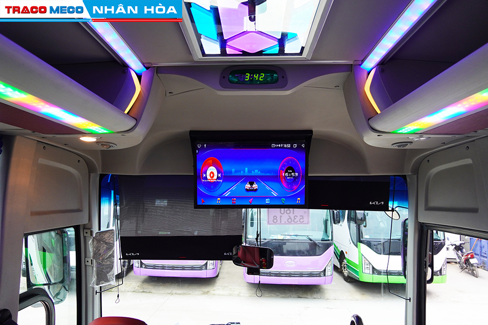 XE KHÁCH TRACOMECO KIA GRANDBIRD 47 CHỖ ĐỘNG CƠ HYUNDAI D6CD 425PS