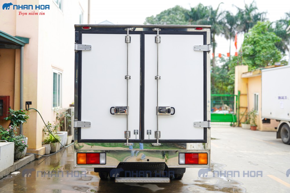 Xe tải Hyundai Mighty N250SL 1.9 tấn thùng đông lạnh