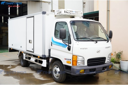 Xe tải Hyundai Mighty N250SL 1.9 tấn thùng đông lạnh