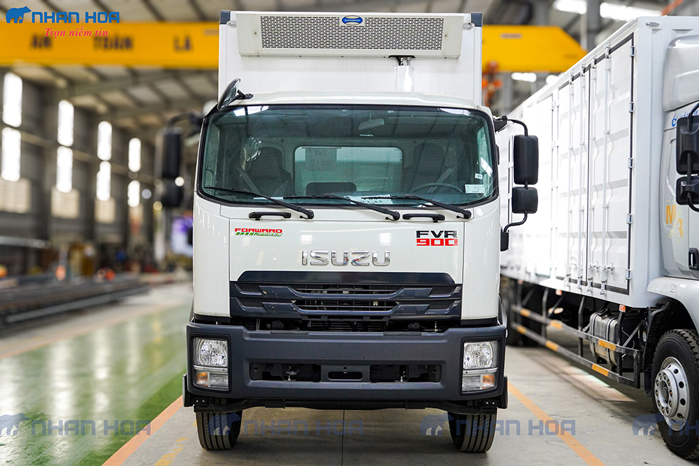 Xe Tải ISUZU FVR34VE5 Thùng Đông Lạnh 5.9 Tấn Xe Tải ISUZU FVR34VE5 Thùng Đông Lạnh 5.9 Tấn