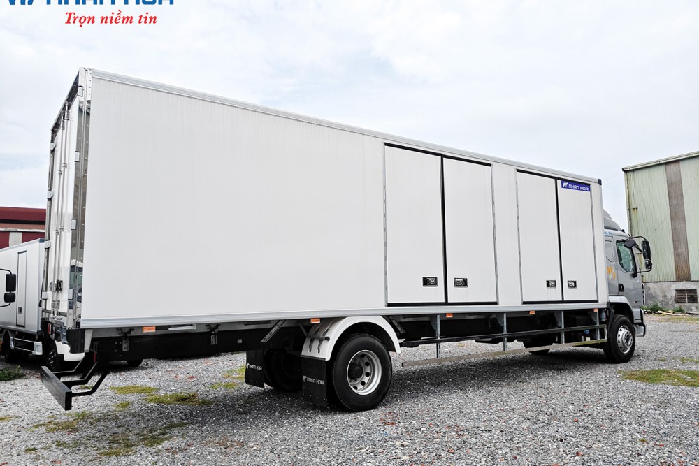 Xe Tải CHENGLONG M3 Thùng Đông Lạnh 7 Tấn