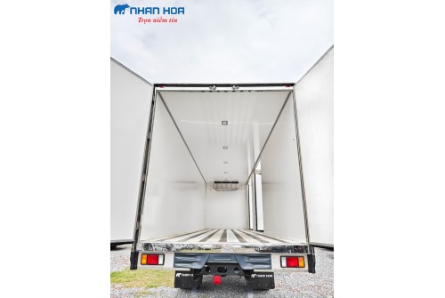 Xe Tải CHENGLONG M3 Thùng Đông Lạnh 7 Tấn