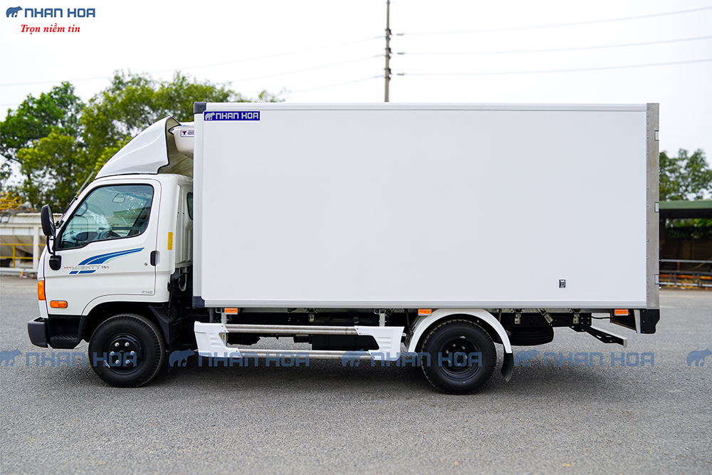 Xe Tải Thùng đông lạnh Hyundai New Mighty 75S F140 Tải trọng 3.2 tấn