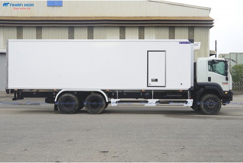 Xe tải thùng đông lạnh isuzu fvm1500 tải trọng 14 tấn