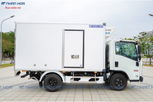 Xe tải thùng đông lạnh isuzu qkr230 tải trọng 1.9 tấn