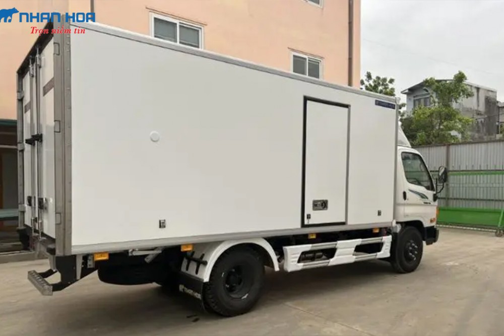 Xe tải HYUNDAI 7 tấn thùng đông lạnh 110XL F150