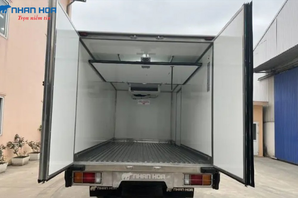 Xe tải HYUNDAI 7 tấn thùng đông lạnh 110SP F150
